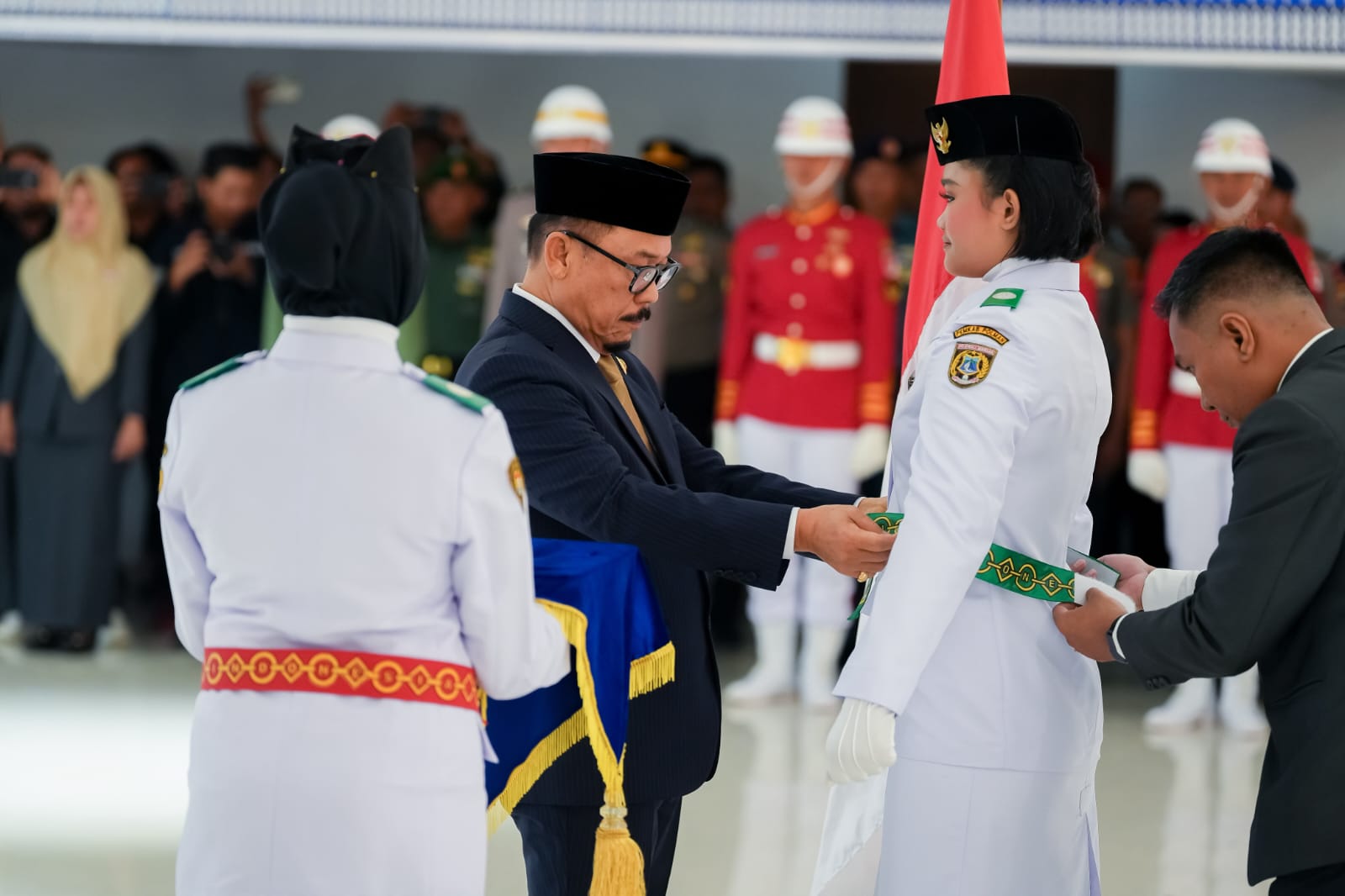 Gubernur Sulbar Kukuhkan 65 Paskibraka untuk HUT ke-81 RI, Suhardi Duka: Jadilah Teladan dan Patriot Bangsa