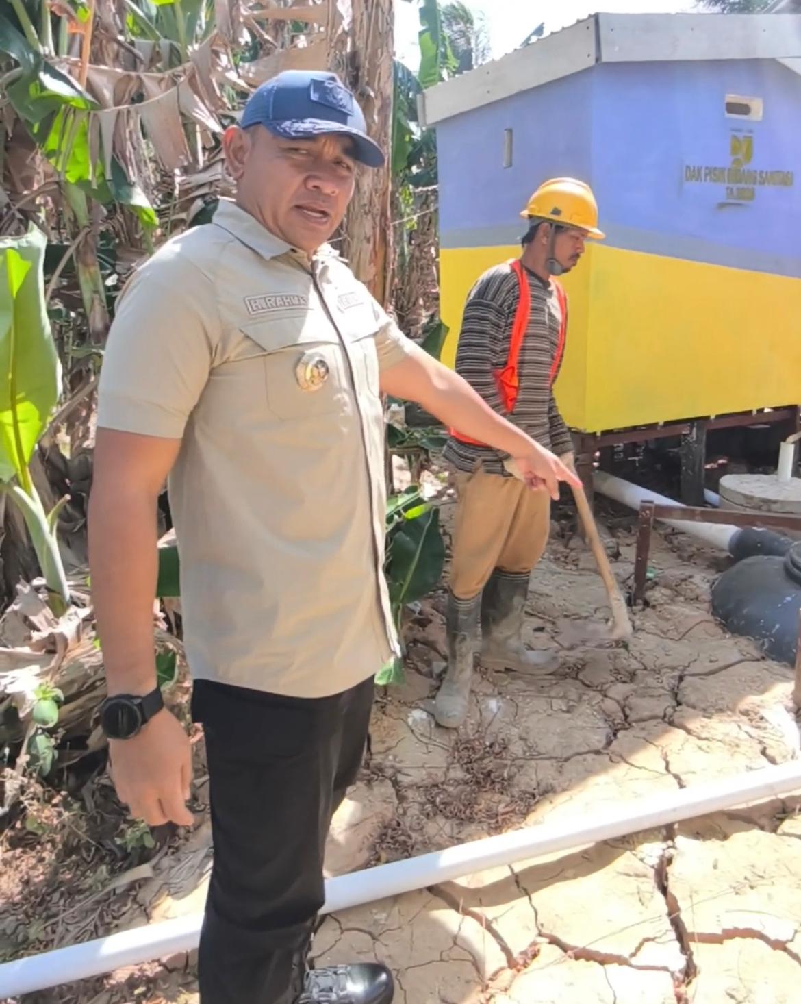 Bupati Tanah Laut Tinjau Padat Karya Sanitasi di Kurau dan Bumi Makmur, 410 Titik Nyaris Rampung