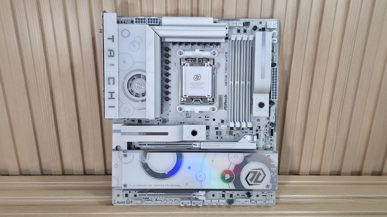 ASRock X870E Taichi White Meluncur, Motherboard AM5 Putih dengan LAN 10 GbE dan VRM 27 Fase