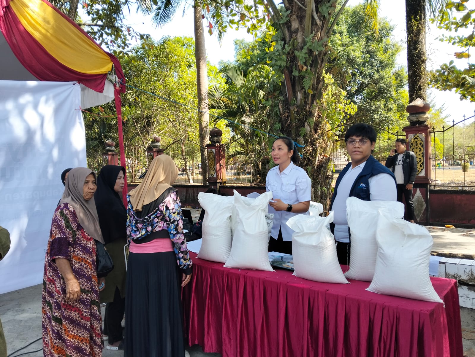 Bulog Sampit Salurkan 1.147 Ton Beras Bantuan Pangan untuk 38.261 Keluarga di Kotim, Cakupan Penerima Meluas