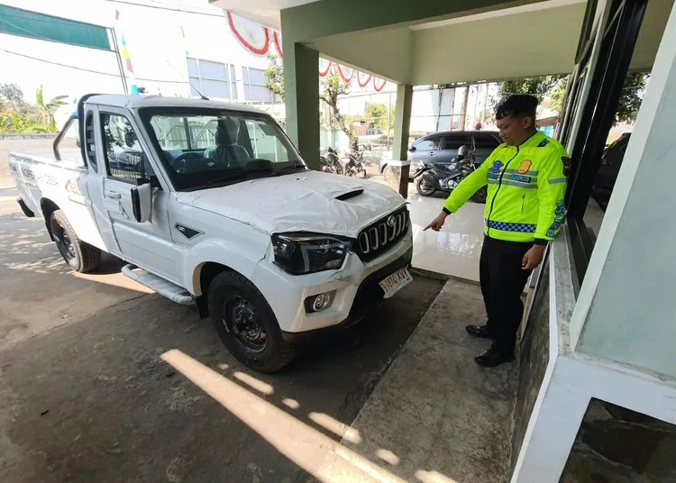 Pick Up Kopdes Merah Putih Kecelakaan di Batang, Satu Pejalan Kaki Luka dan Empat Motor Ringsek