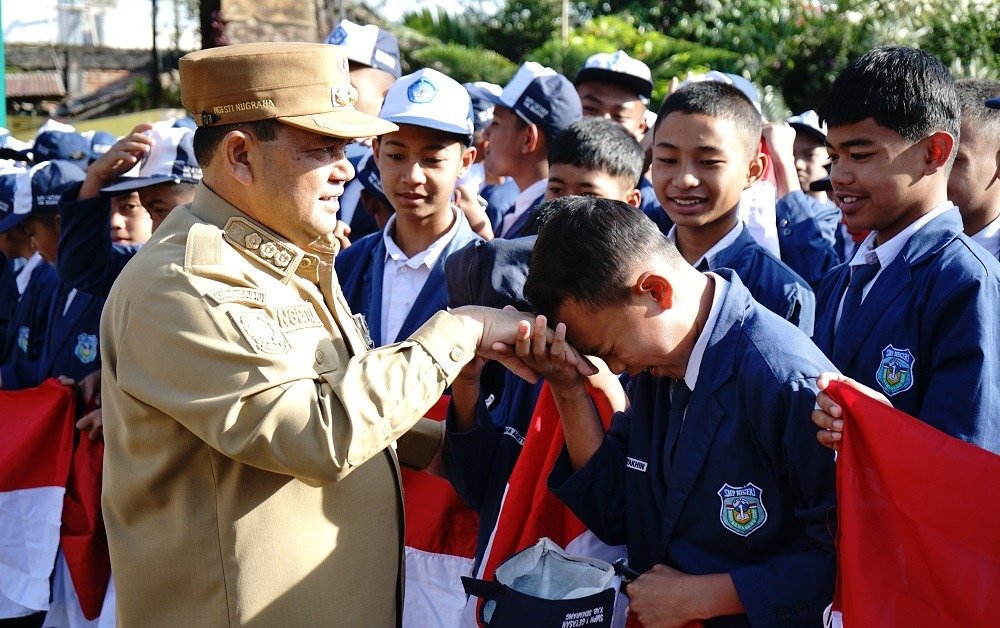 Bupati Semarang Tekankan Pendidikan Karakter di HUT ke-81 RI, Bekali Siswa Lawan Hoaks dan Kenakalan Remaja