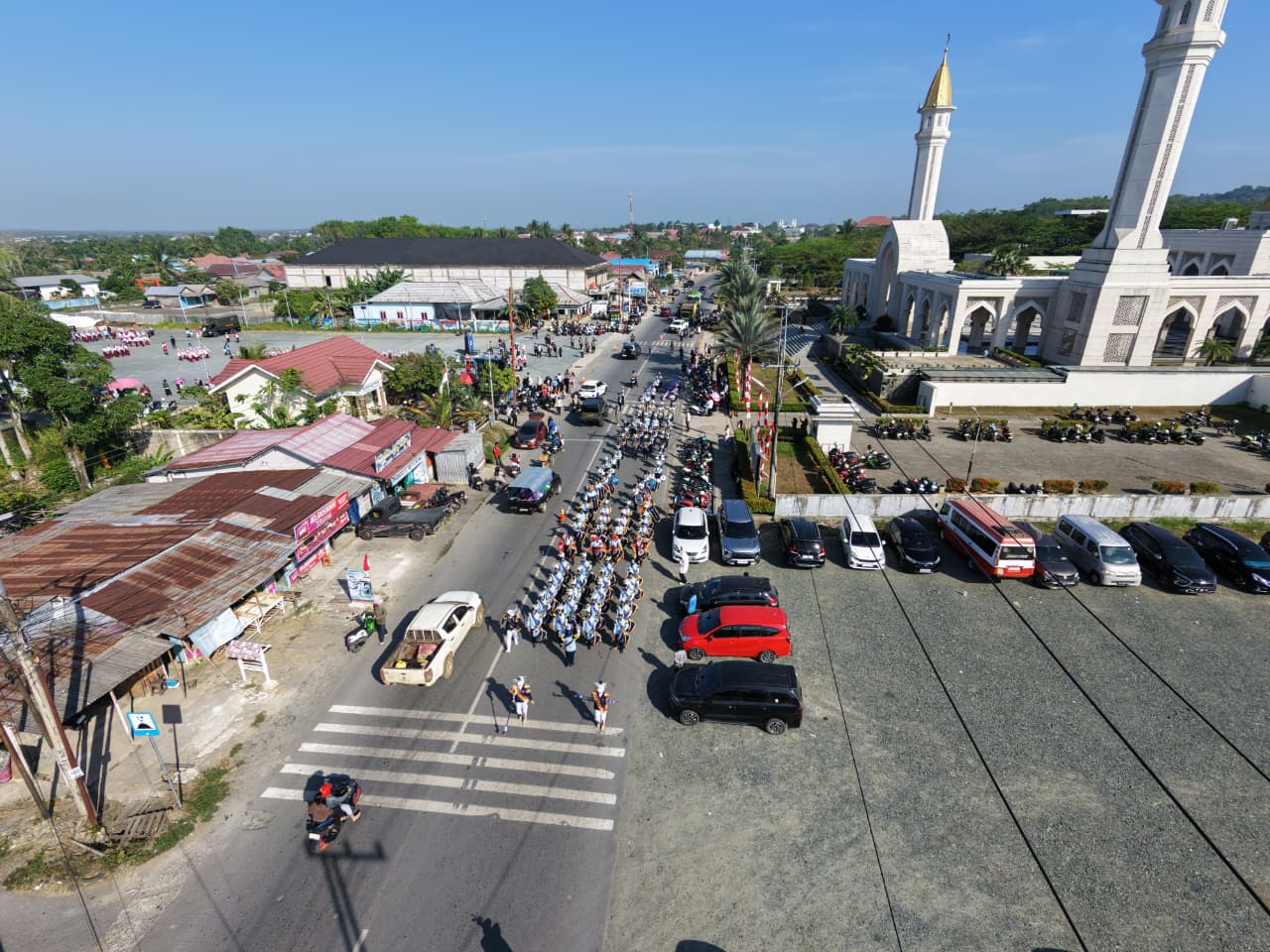 684 Pelajar Tanah Bumbu Ikut Lomba Gerak Jalan HUT ke-81 RI, SMA Negeri 1 Simpang Empat Juara