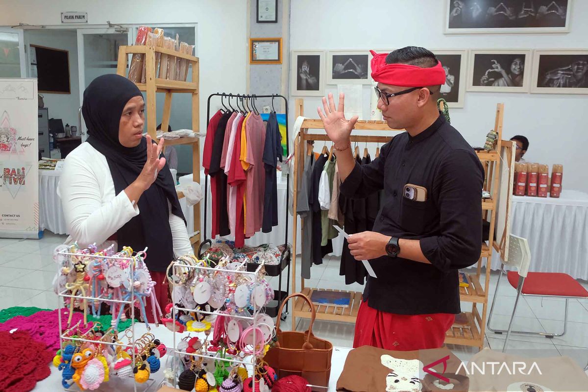 40 UMKM Disabilitas Ramaikan Indonesia Cinta Disabilitas 2026 di Denpasar, Pedagang Tunarungu Layani Konsumen dengan Bahasa Isyarat