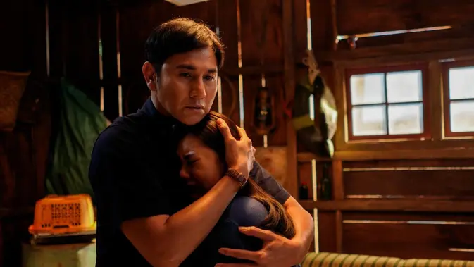 Film Ayah Aku Mau Cerita: Vino G Bastian Jadi Ayah Psikopat yang Melindungi Keluarga