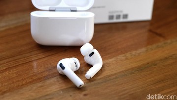 Apple Bocorkan AirPods Berkamera, iPhone 18, dan Vision Pro 2 di macOS Tahoe