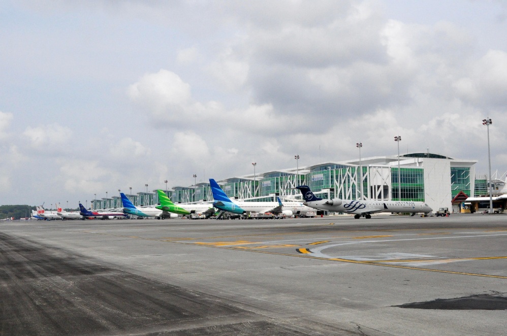 Kabut Asap Karhutla Ganggu 3 Bandara di Kalimantan, SAMS Sepinggan Balikpapan Masih Normal