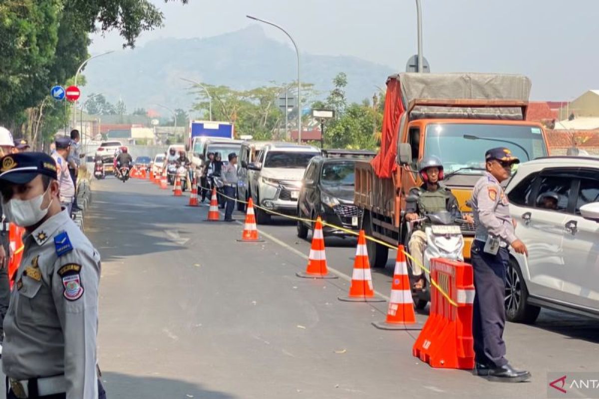 Dishub Cimahi Buka Lagi Dua Arah Terowongan Dustira Usai Hari Pertama Rekayasa Lalin Gatot Subroto Macet Parah
