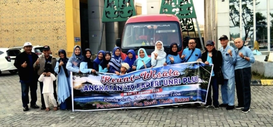 Reuni Alumni Faperi 1979 Jelajahi Aceh, Sabang dan Danau Toba, Rombongan Sempat Shalat di Masjid Baiturrahman