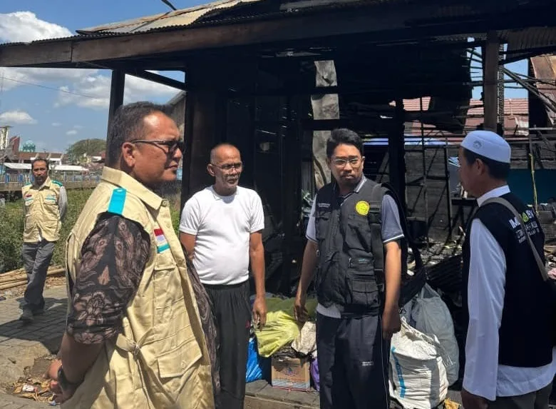 YBM PLN Salurkan Bantuan untuk Korban Kebakaran Antasan Senor Martapura, Ada Uang Saku dan Sembako