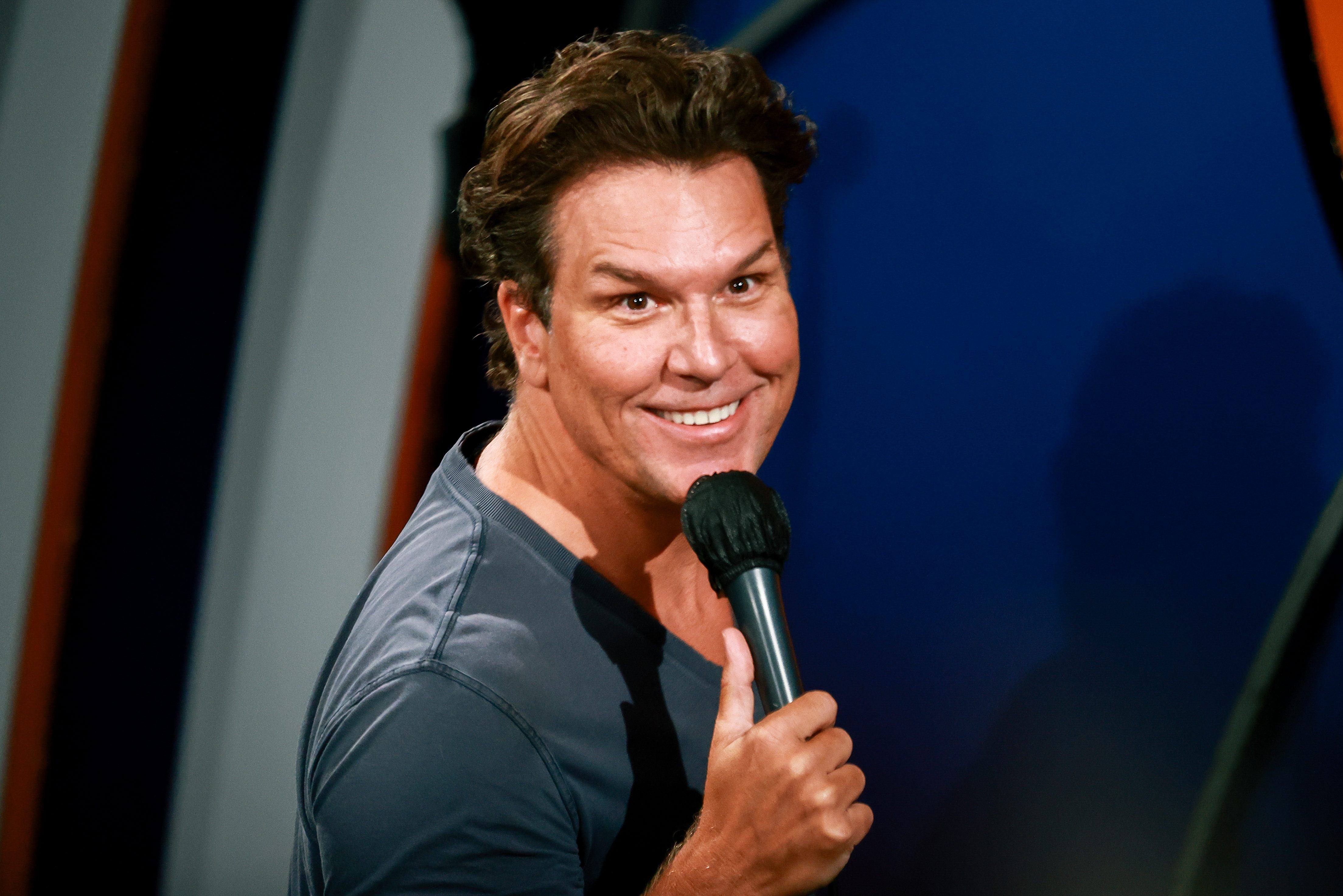 Dane Cook Ungkap Kakak Curi Rp192 Miliar dan Sembunyikan Uang di Dalam Saus Pasta