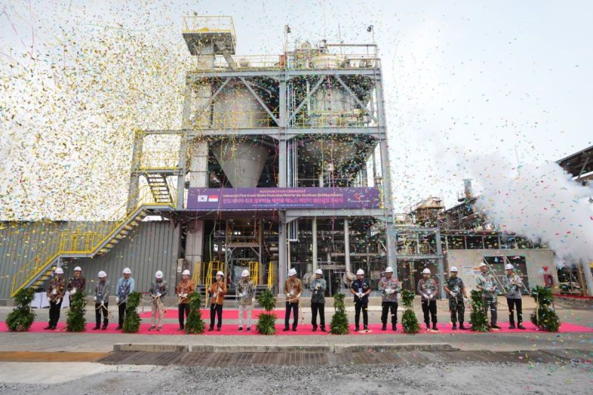 Pabrik Bahan Baku Aluminium Pertama di Indonesia Resmi Beroperasi di Cilegon, Target Tekan Impor 50.000 Ton per Tahun