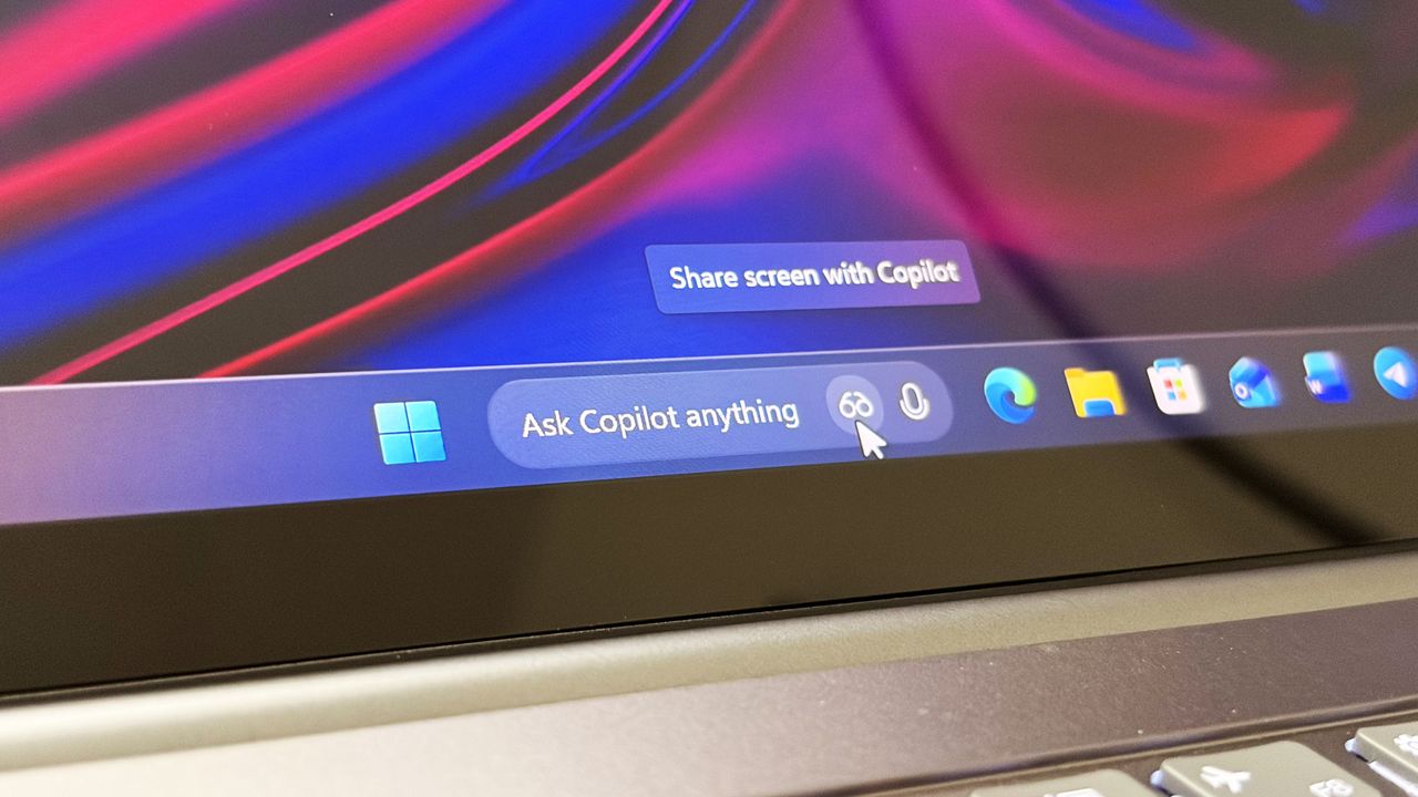 Microsoft Hentikan Sementara Fitur Ask Copilot di Taskbar Windows 11 demi Aplikasi Copilot Terpadu