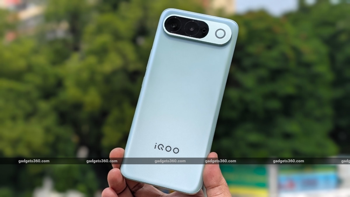 iQOO Z11 Resmi Meluncur di India, Bawa Chip Dimensity 7500 Turbo dan Baterai 7.050 mAh