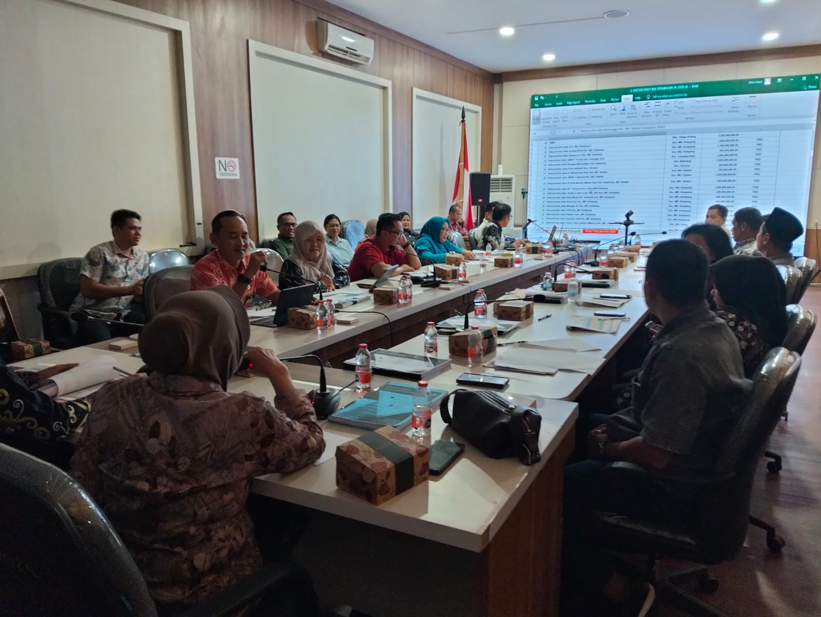 Komisi IV DPRD Kotim Soroti Genangan di Jalan Nur Mentaya Sampit, Minta Perbaikan Drainase dan Badan Jalan