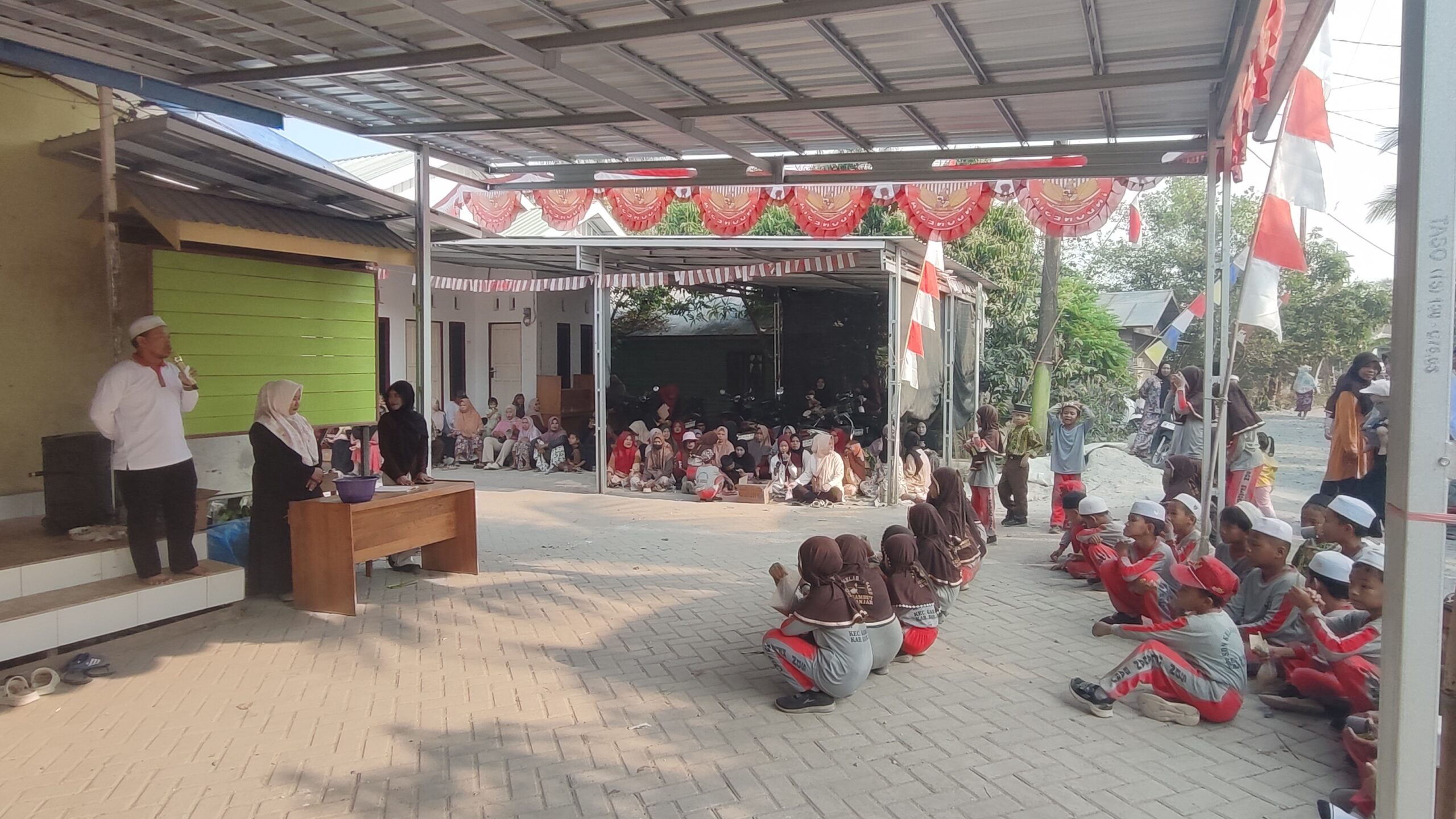 Semarakkan HUT ke-81 RI dan Harjad ke-76 Banjar, Desa Keladan Baru Gelar Jalan Santai dengan Doorprize