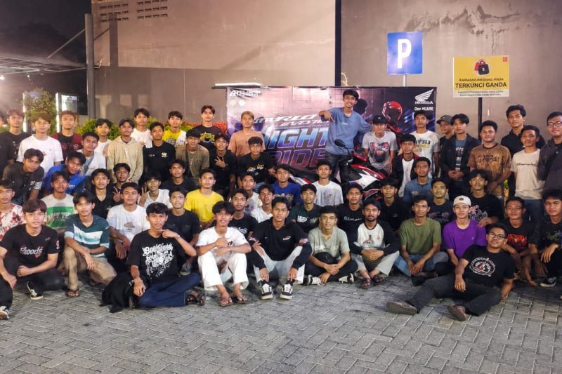 Honda Sulteng Kenalkan New Vario 160 ke Komunitas lewat Vario Evo Night Ride di Palu
