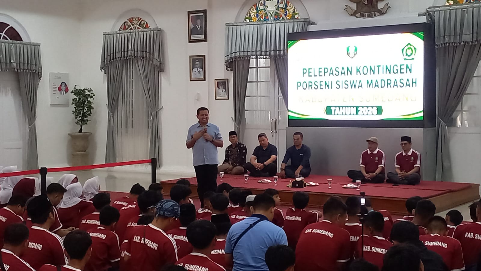 Bupati Sumedang Lepas 29 Cabang Atlet PORSENI PGMI ke Tasikmalaya, Target Lima Besar Jawa Barat