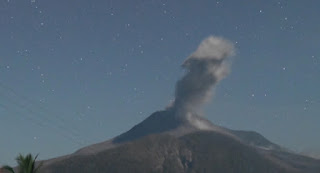 Erupsi Lewotobi Laki-laki Semburkan Abu 1.000 Meter, PVMBG Larang Aktivitas Radius 5 Km