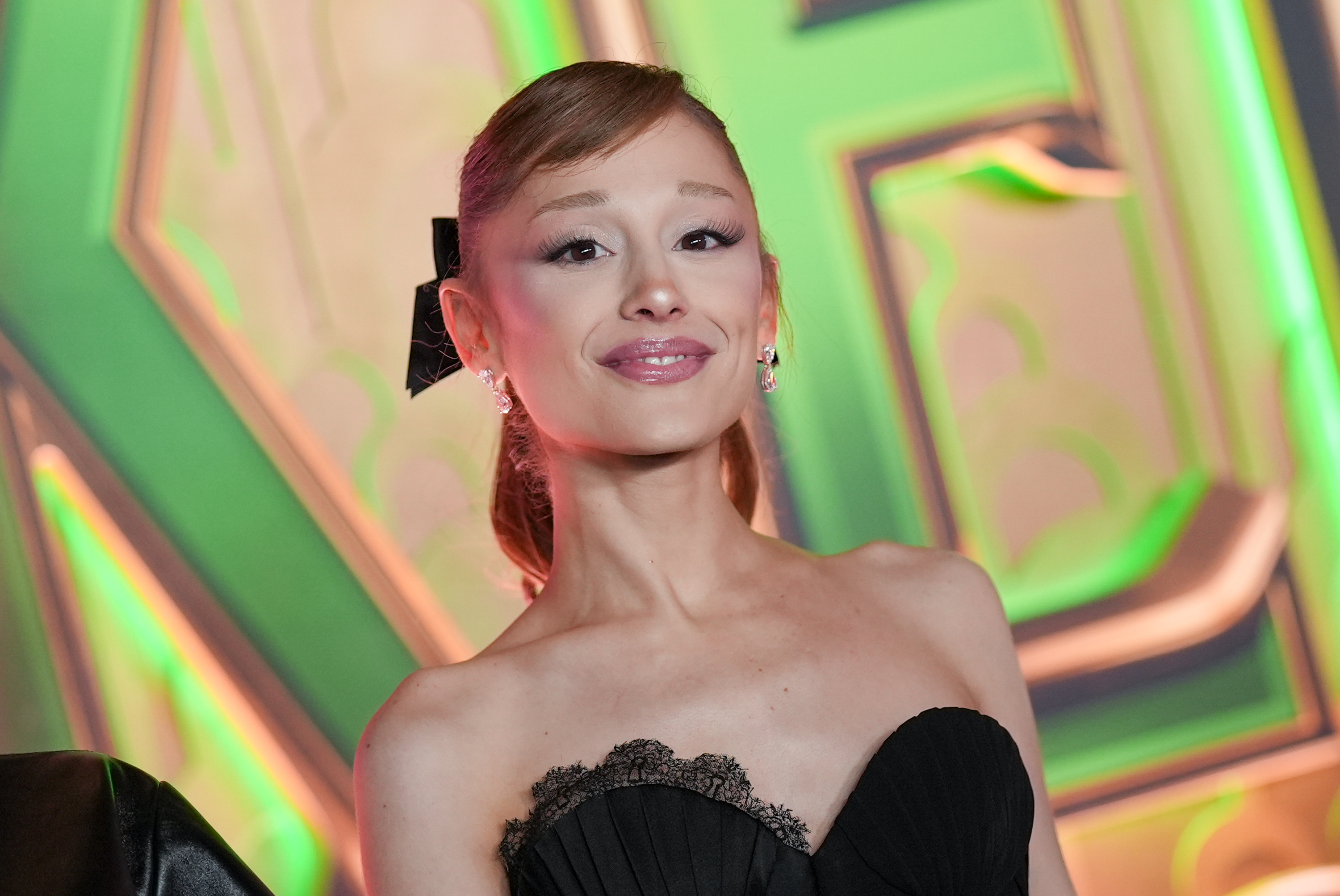 Ariana Grande Larang Tim Trump Pakai Lagu 