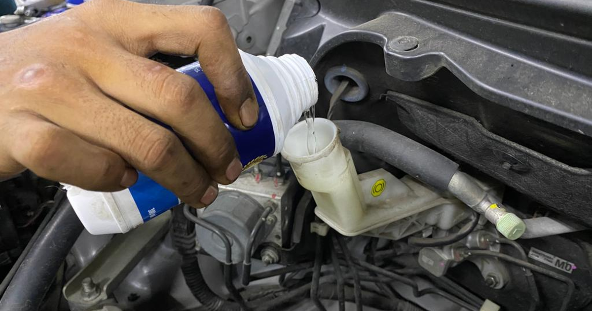 Ganti Minyak Rem Mobil Bekas Jangan Cuma Andalkan Jarak Tempuh, Ini Patokan Waktu Idealnya