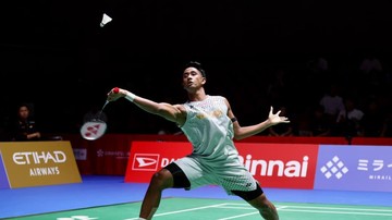 Alwi Farhan Gilas Ayush Shetty Dua Gim Langsung, Tantang Chou Tien Chen di Perempat Final BWF 2026