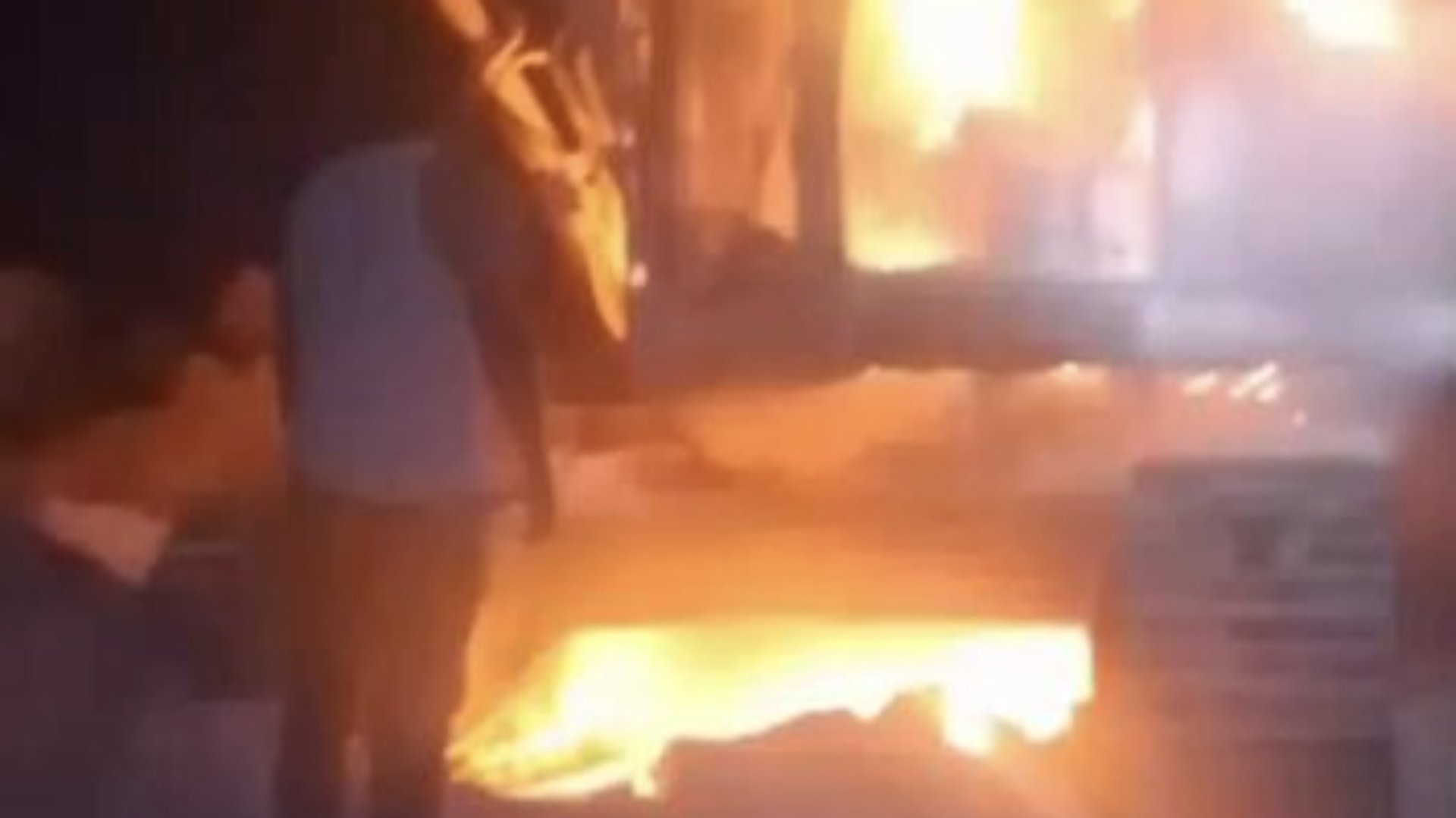 Pemukim Israel Bakar Alat Berat di Tambang Batu Hebron, Warga Palestina Alami Kerugian