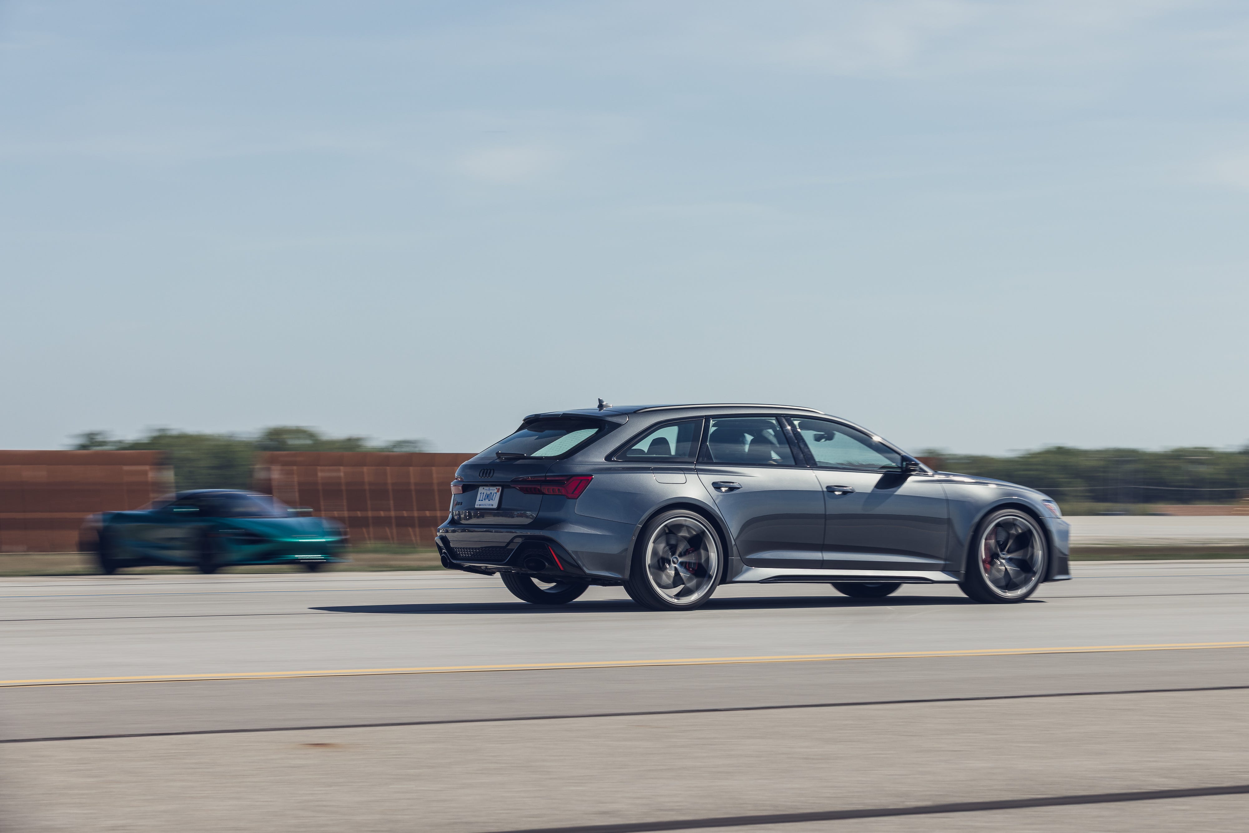 Audi RS6 Avant Buktikan Wagon 621 hp Bisa Kalahkan Sport Car di Tes 0–150–0 mph