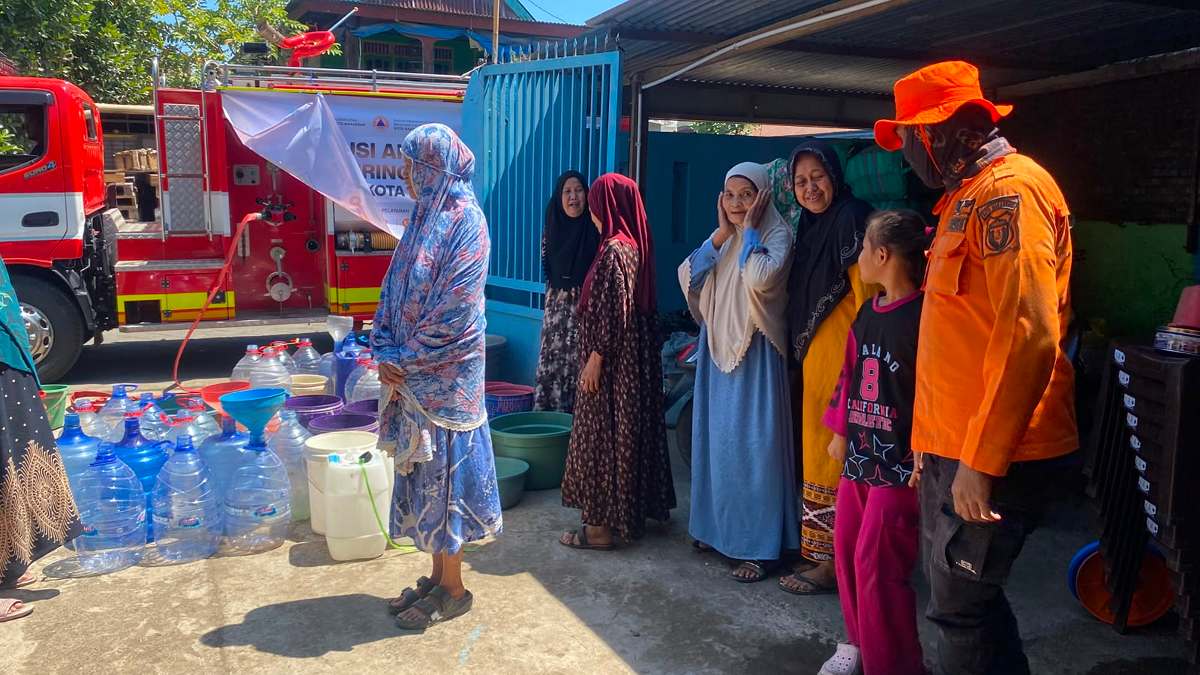 BPBD Makassar Kerahkan Armada Air Bersih ke 23 Titik di 5 Kecamatan, Warga Tallo Jadi Prioritas