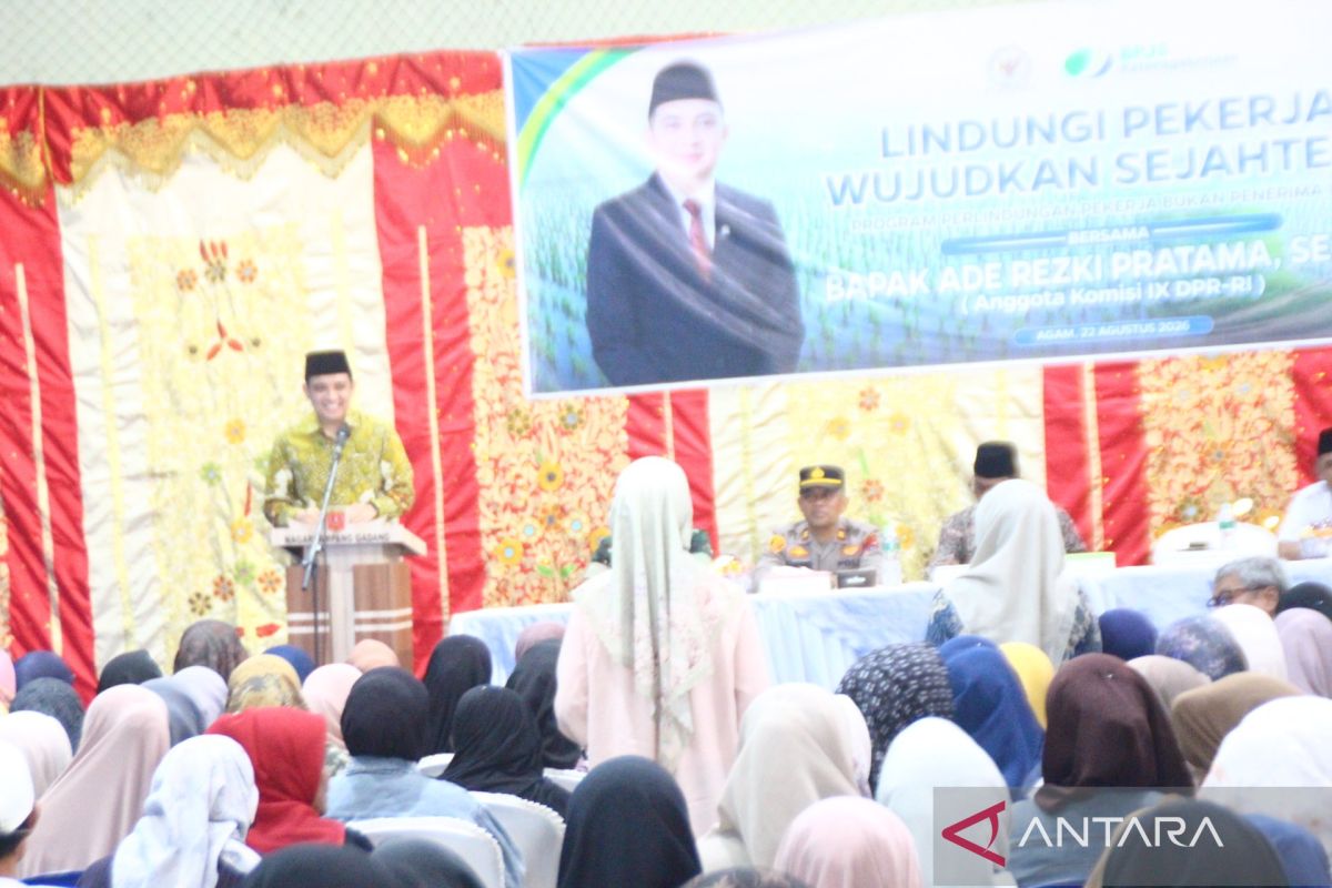 Legislator Gerindra Ade Rezki Daftarkan 1.000 Pekerja Agam Jadi Peserta BPJS Ketenagakerjaan di Ampang Gadang