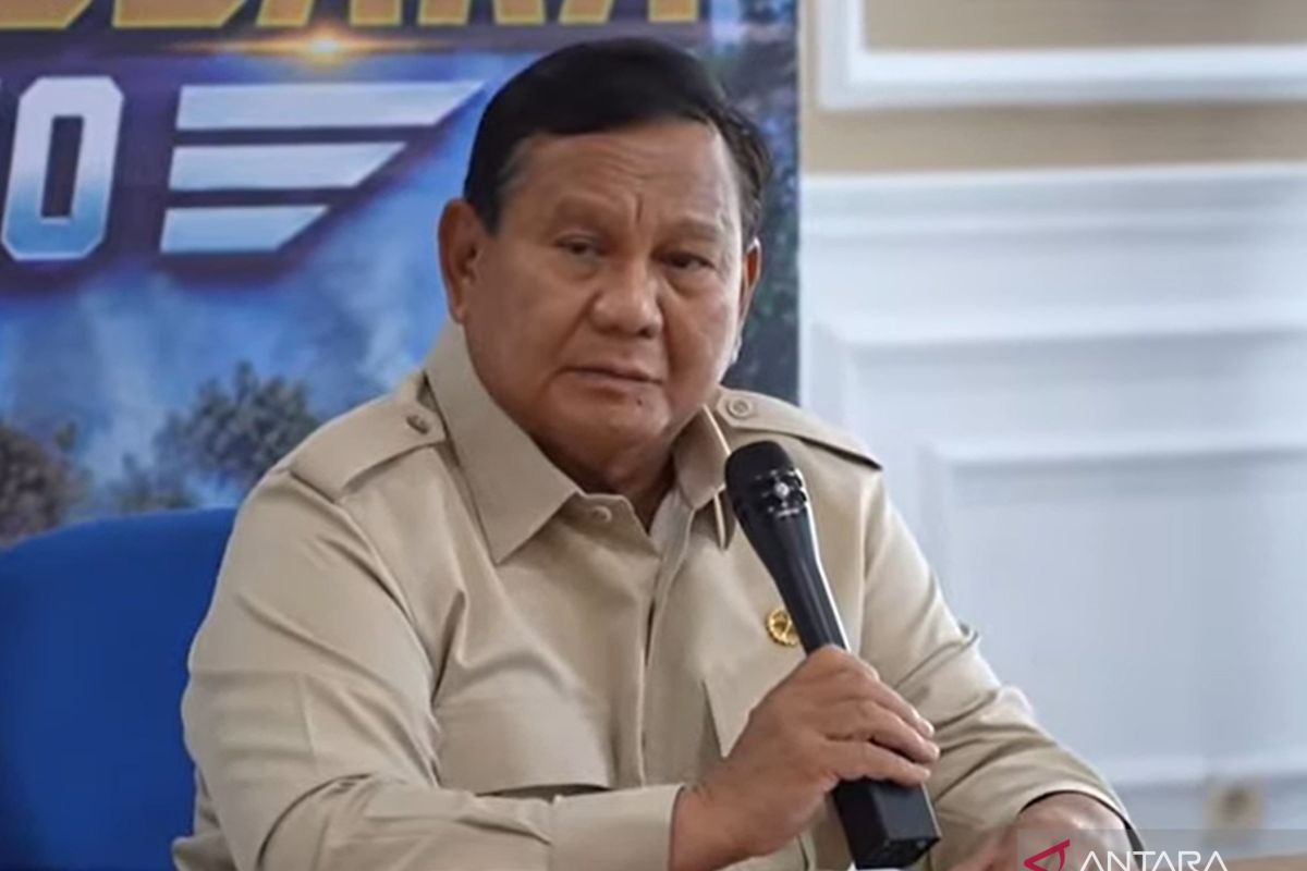 Presiden Prabowo Pimpin Langsung Rapat Karhutla di Lanud Supadio Pontianak, Luas Kebakaran Tembus 38.310 Hektare
