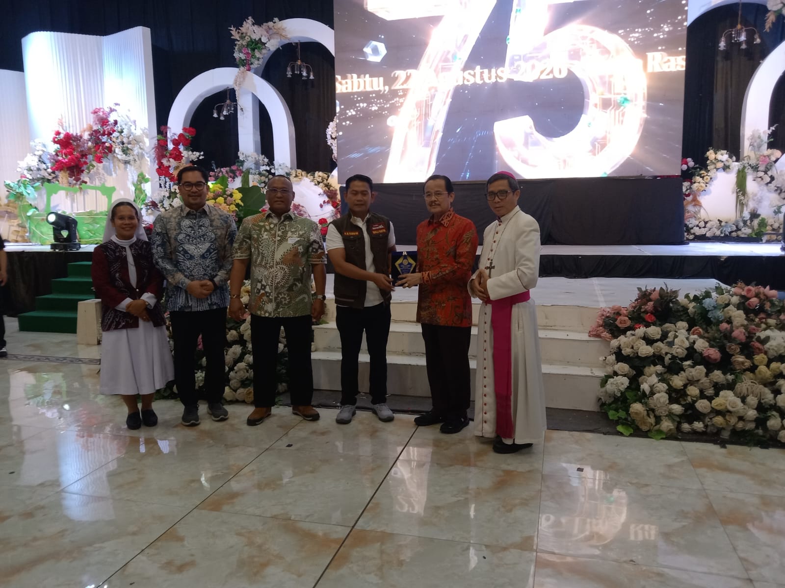 75 Tahun SMP Bruder-Marsudi Wiyata-Santa Angela Banjarmasin, Ribuan Alumni Bernostalgia di Acara 