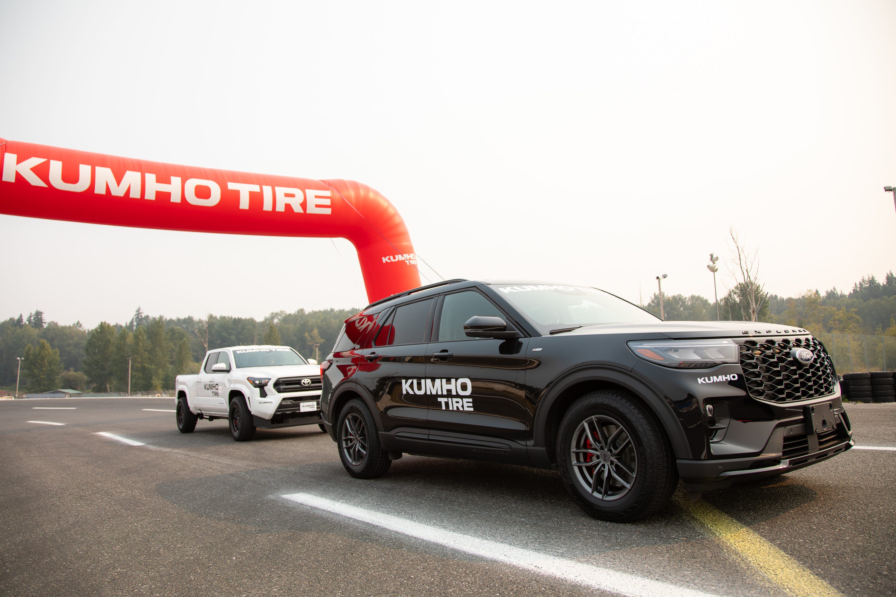 Kumho Luncurkan Dua Ban Baru untuk SUV dan Crossover, Siap Tempur di Jalan Basah dan Salju