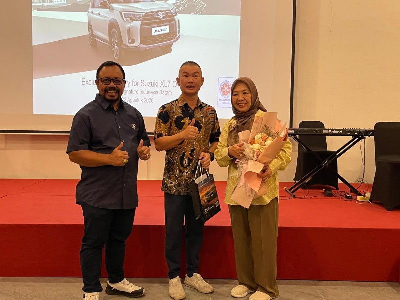 10 Konsumen Pertama di Batam Terima Suzuki XL7 Terbaru, Pemesanan Nasional Tembus 1.300 Unit