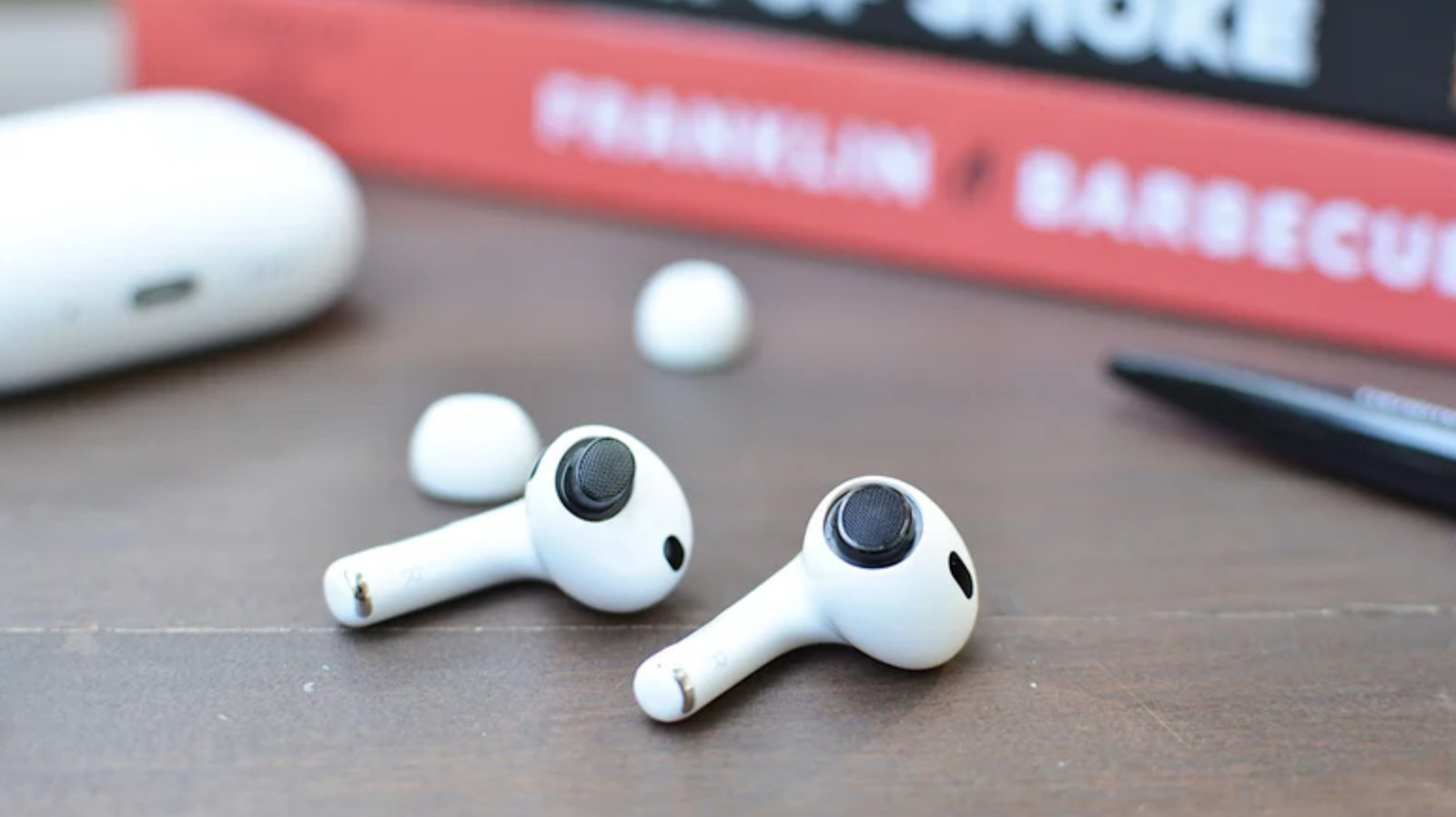 AirPods dengan Kamera Bocor di macOS 26.7, Ini Detail Cara Kerjanya