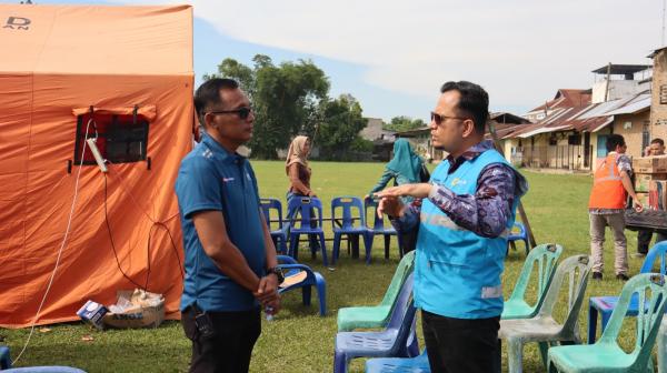 PLN UP3 Medan Salurkan Bantuan Pemulihan untuk Warga Medan Johor Terdampak Puting Beliung