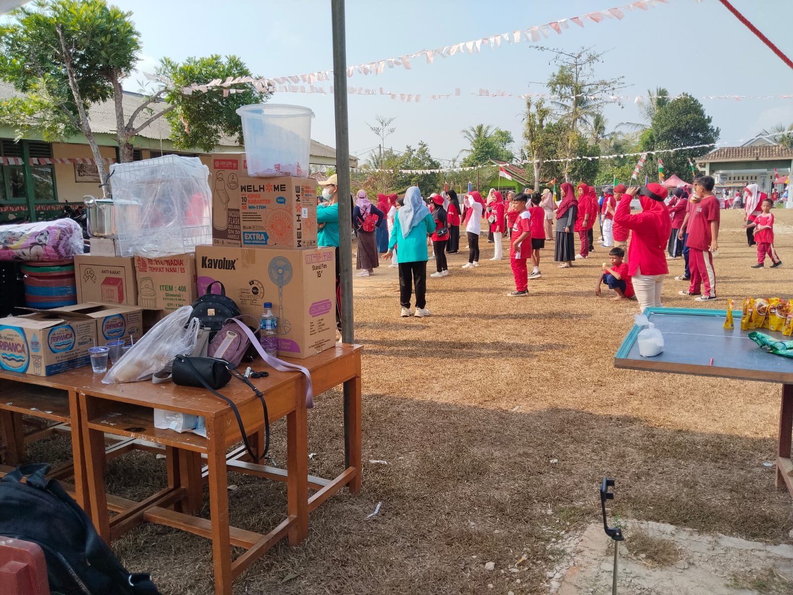 Ratusan Warga Batangharjo Lampung Timur Ikut Jalan Sehat dan Senam Bareng Puncak HUT ke-81 RI di SDN 03