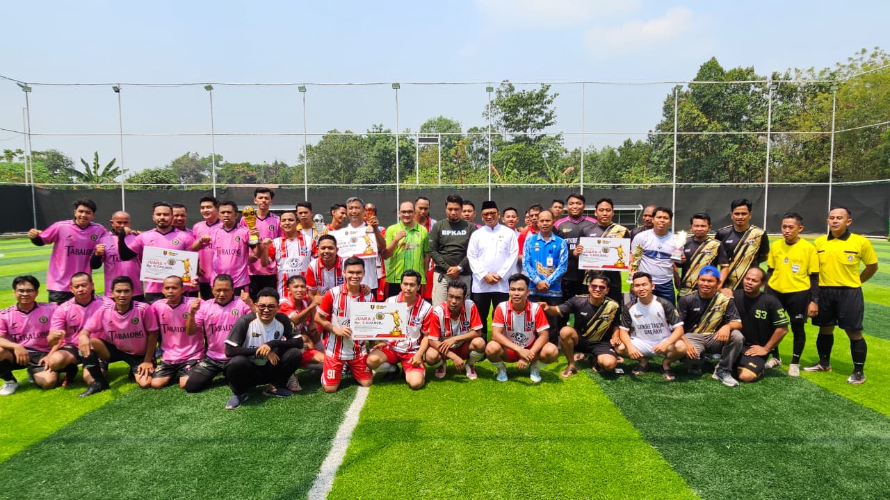 Bupati Tabalong Tutup Turnamen Mini Soccer Antar-SKPD, BPKAD Juara Pertama di Tansel Mini Stadium