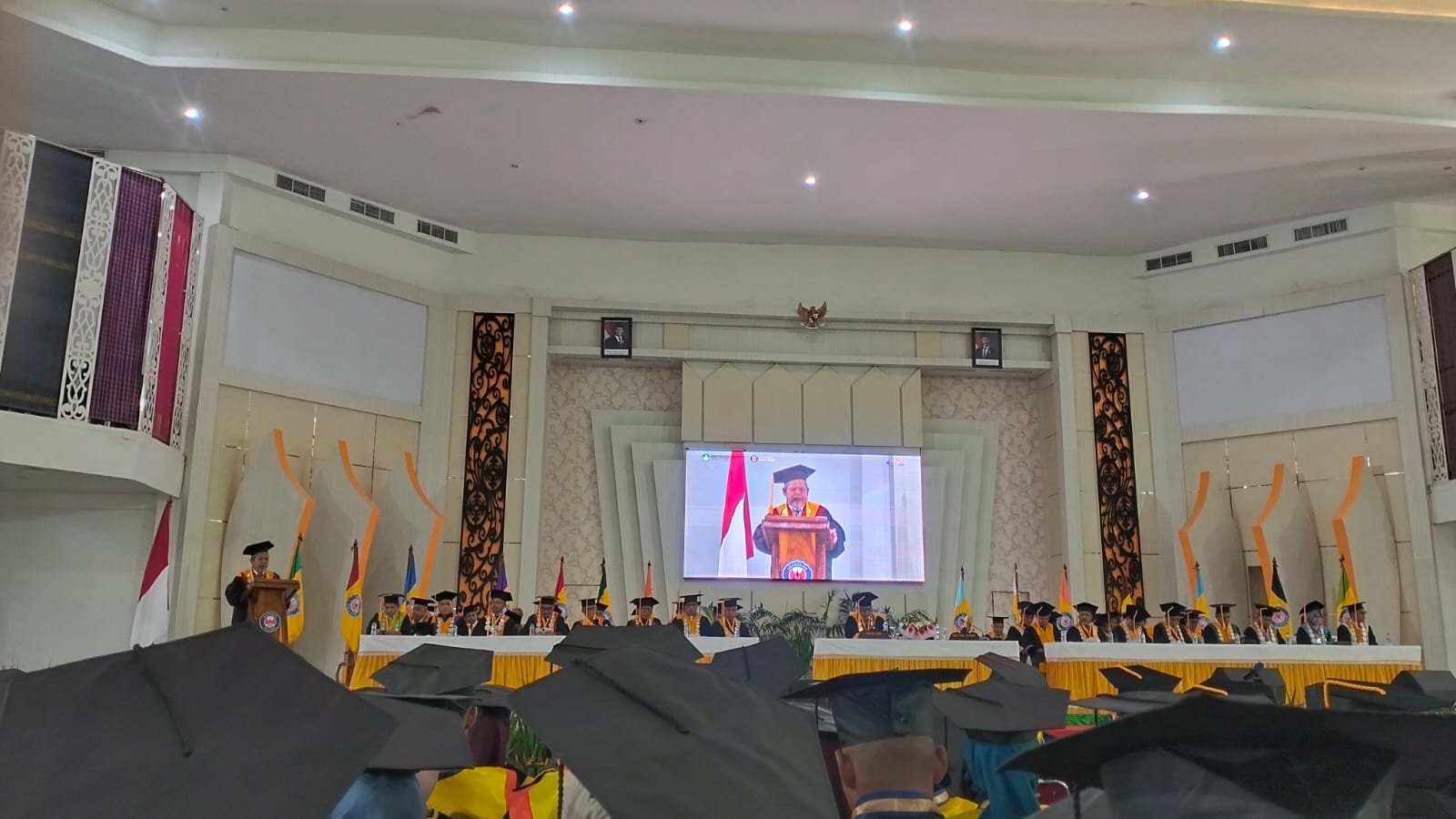 763 Lulusan UHO Diwisuda di Kendari, Rektor Ingatkan Adaptasi dan Integritas Hadapi Dunia Kerja