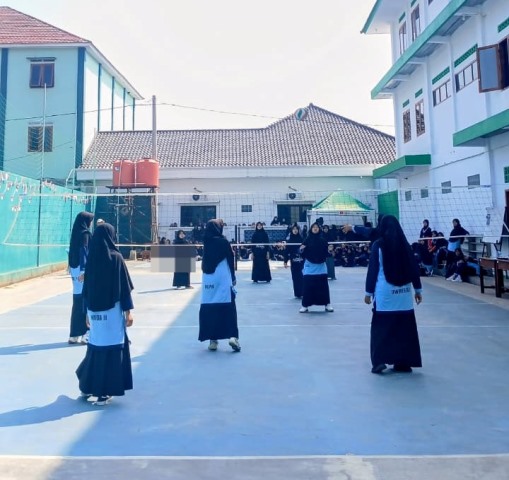 Milad ke-36 Ponpes Nurul Huda Kuningan, Turnamen Voli Santri Putri Tetap Pakai Busana Syar'i