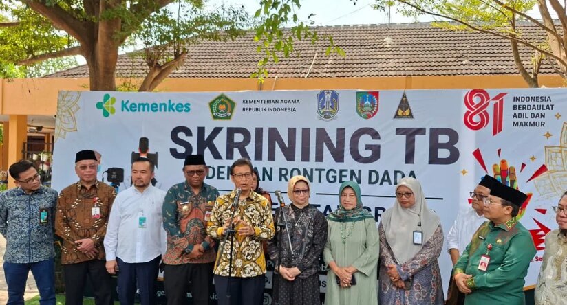 Menkes Budi Gunadi Sadikin Temukan 26 Siswa Terindikasi TB Saat Skrining di Pesantren Tebuireng Jombang, Target 42 Ribu Pesantren