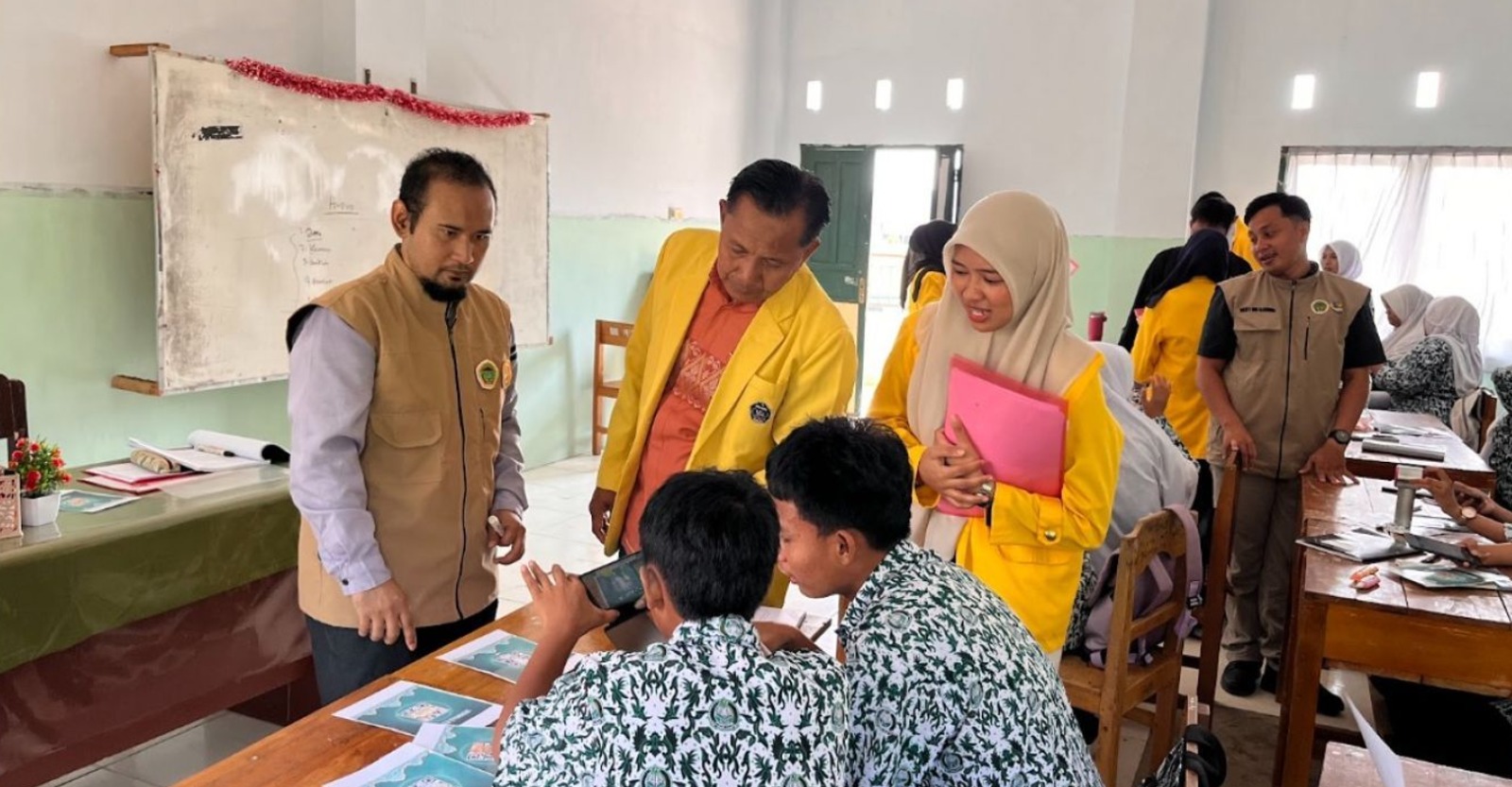 Smart-AR PAI Karya Dosen UNCP Palopo Diuji di SDN 45 Padang Alipan dan MAN Palopo, Bawa Visualisasi Ibadah ke Layar Smartphone