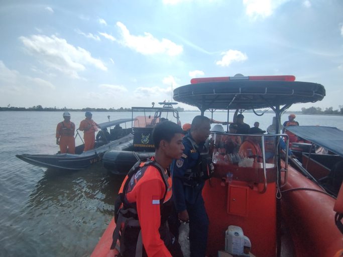 ABK Tugboat Baruna 2 Hilang Usai Jatuh ke Perairan Pulau Salahnama Banyuasin, Tim SAR Gabungan Lakukan Pencarian