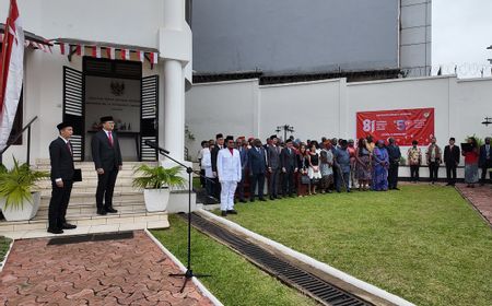 Bendera PSIS di Kamerun: WNI dan Eks Bintang Liga Indonesia Rayakan HUT RI ke-81 di KBRI Yaoundé