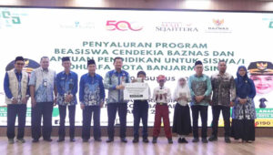 Bank Kalsel dan BAZNAS Banjarmasin Salurkan Beasiswa Rp 60 Juta untuk 45 Pelajar dan Mahasiswa