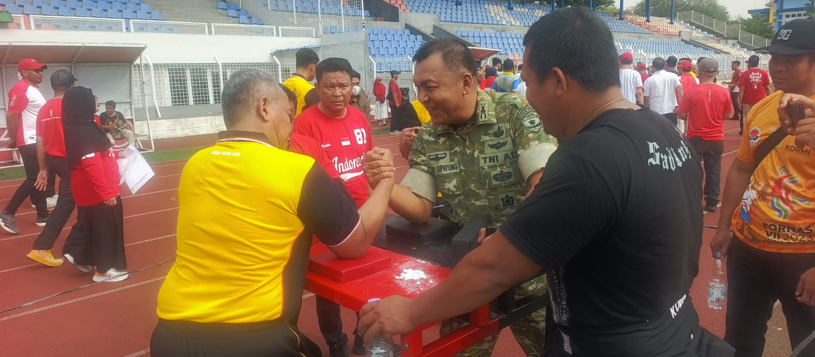 Danramil 01/Tangerang Adu Panco Lawan Anggota Polres di Stadion Benteng, Momen HUT ke-81 RI