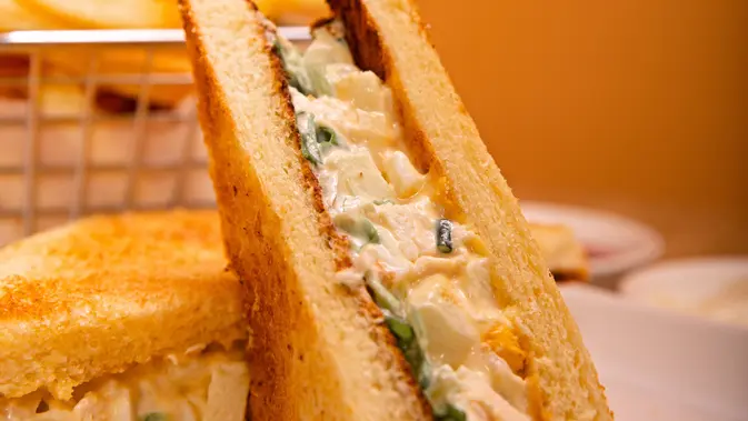 Resep Chicken Salad Sandwich ala Deli Amerika, Isian Creamy untuk Bekal Anak