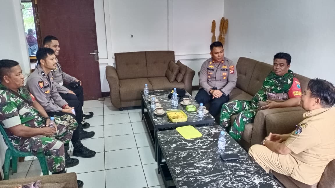 Danramil Mempawah Hulu dan Forkopincam Landak Perkuat Sinergitas Antisipasi Karhutla, Warga Diminta Aktif Laporkan Titik Api