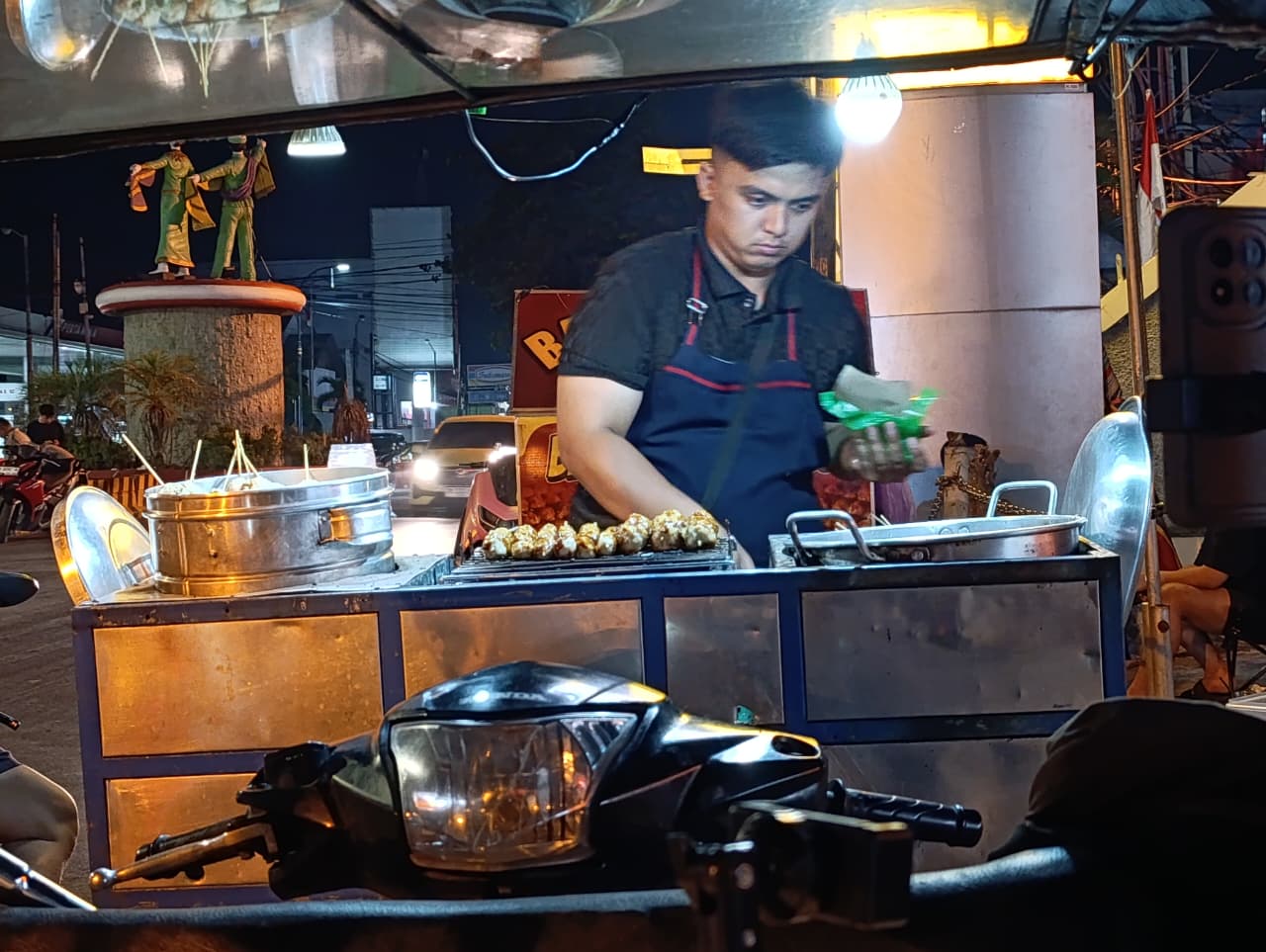Briptu Daffa, Polisi di Gorontalo yang Jualan Bakso dan Dumpling, Raup Omzet Hingga Rp 2 Juta per Hari