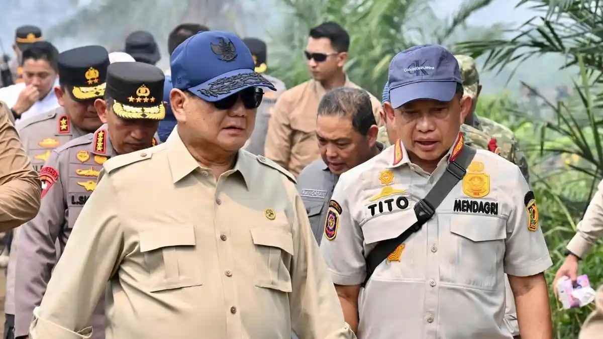 Kapolda Kalbar dan Pangdam XII/Tanjungpura Dampingi Prabowo Tinjau Titik Karhutla di Kubu Raya, Ini Arahan Langsungnya